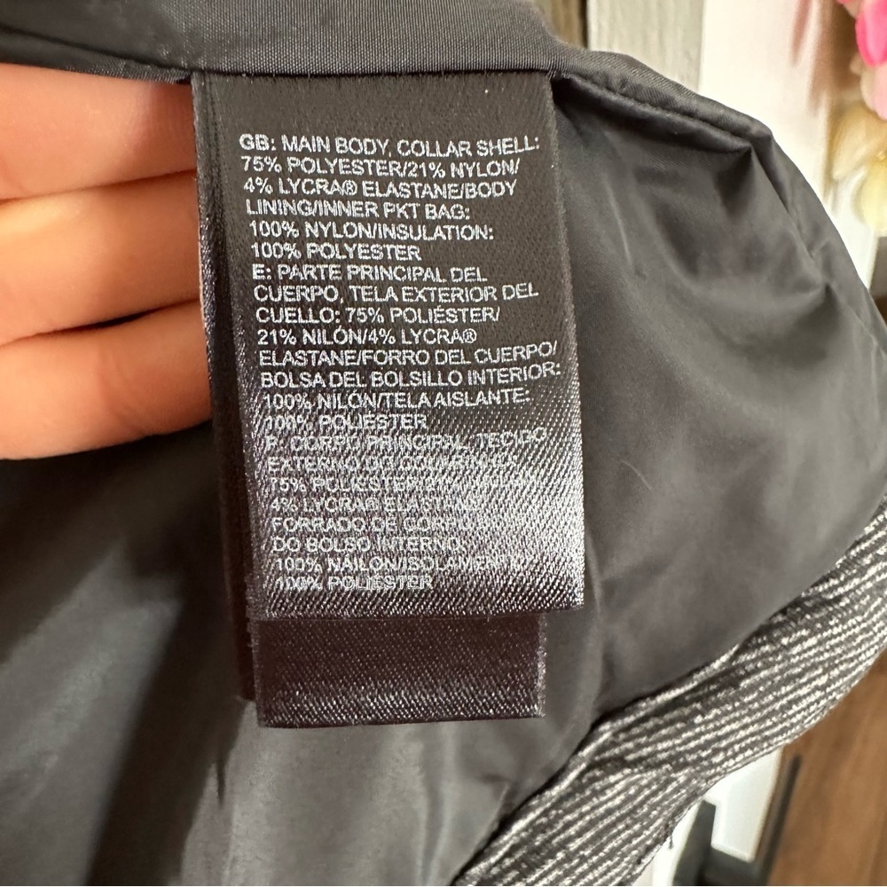 The North Face Heather Gray White Performance Quilted Puffer Vest, NWOT, Size M - Picture 8 of 10